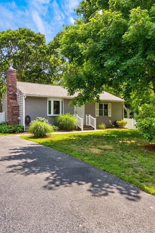545 Lincoln Rd Ext, Barnstable MA 02601 photo 2