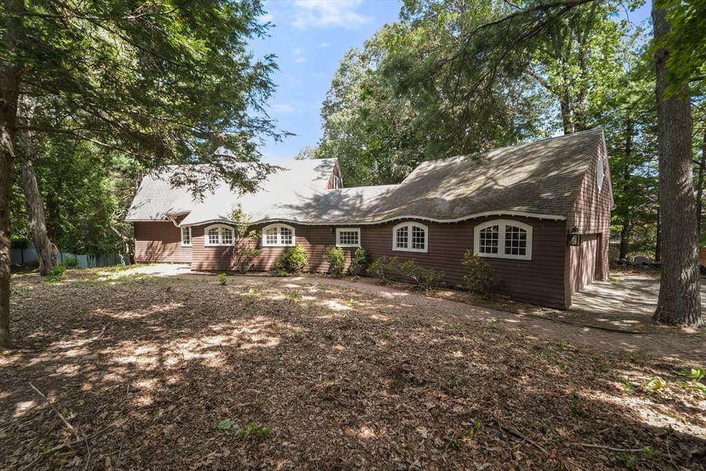 136 Dudley Rd, Newton MA 02459 photo 6