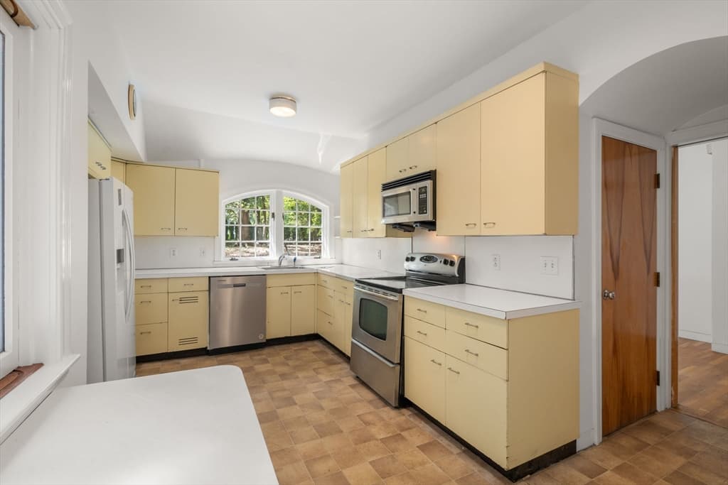 136 Dudley Rd, Newton MA 02459 photo 13