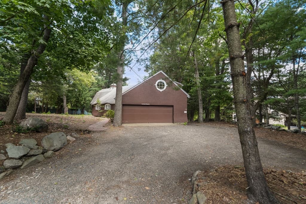 136 Dudley Rd, Newton MA 02459 photo 5