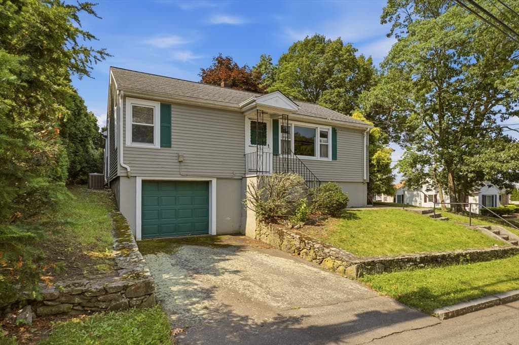 Single Family Residence at 1443 Bedford St, Fall River MA 02723, photo 34 of 34
