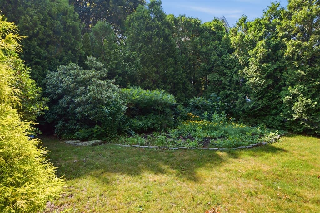 Single Family Residence at 1443 Bedford St, Fall River MA 02723, photo 33 of 34