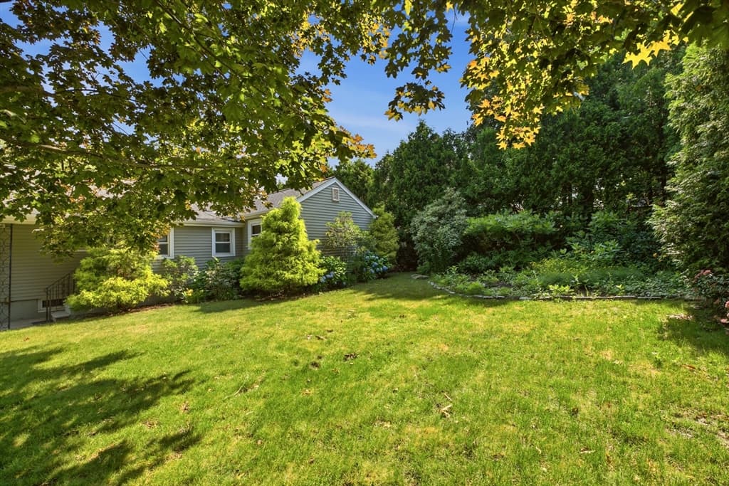 Single Family Residence at 1443 Bedford St, Fall River MA 02723, photo 31 of 34