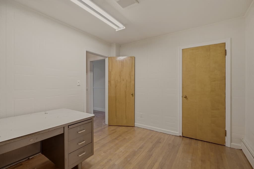 Single Family Residence at 1443 Bedford St, Fall River MA 02723, photo 21 of 34