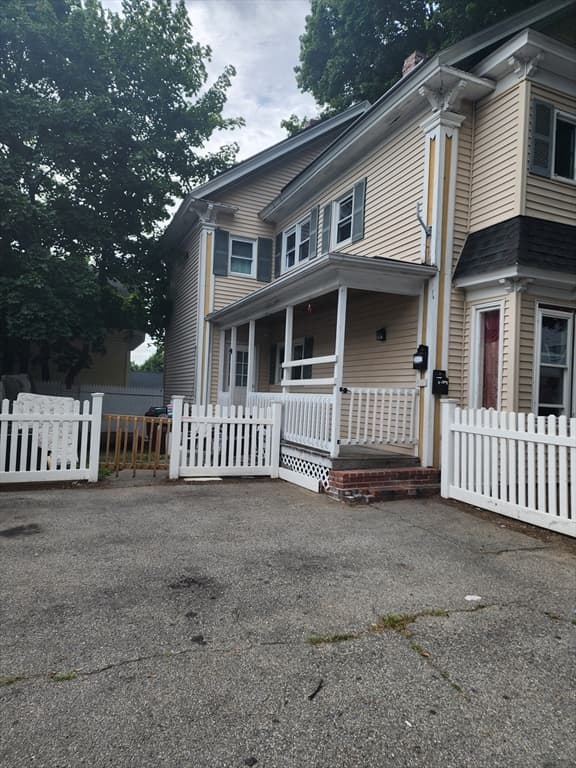 76 Fremont St, Lowell MA 01850