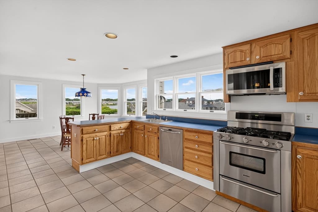70 Menauhant, Falmouth MA 02536 photo 14