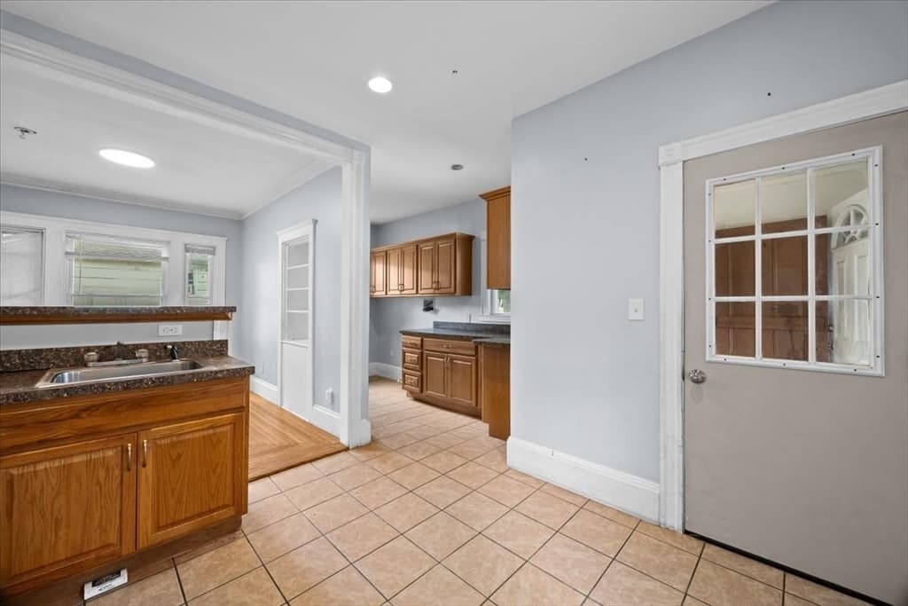 Single Family Residence at 229 W Chestnut St, Brockton MA 02301, photo 5 of 37