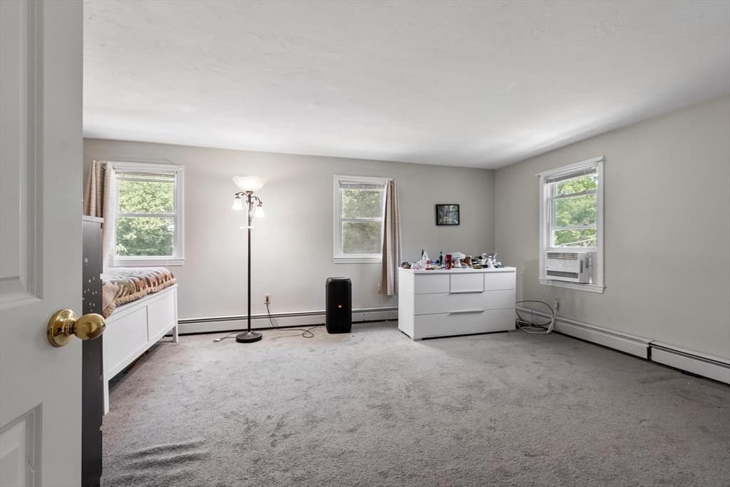 Single Family Residence at 10 Birch Ave, Holden MA 01520, Holden, photo 23 of 42