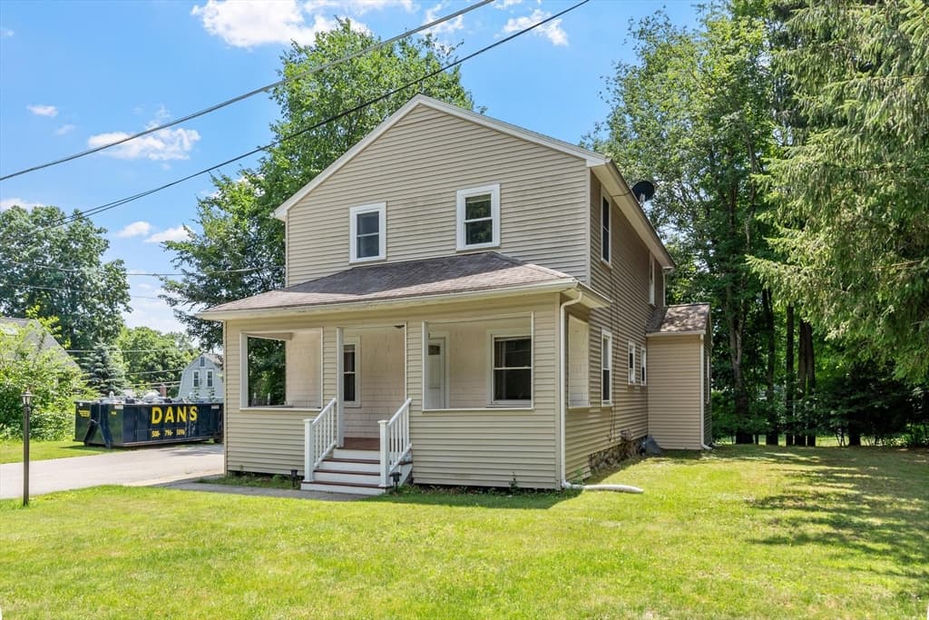 Single Family Residence at 10 Birch Ave, Holden MA 01520, Holden, photo 2 of 42