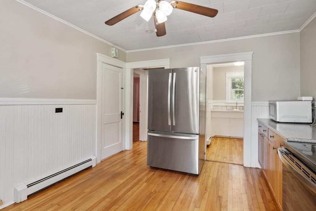 Single Family Residence at 10 Birch Ave, Holden MA 01520, Holden, photo 13 of 42