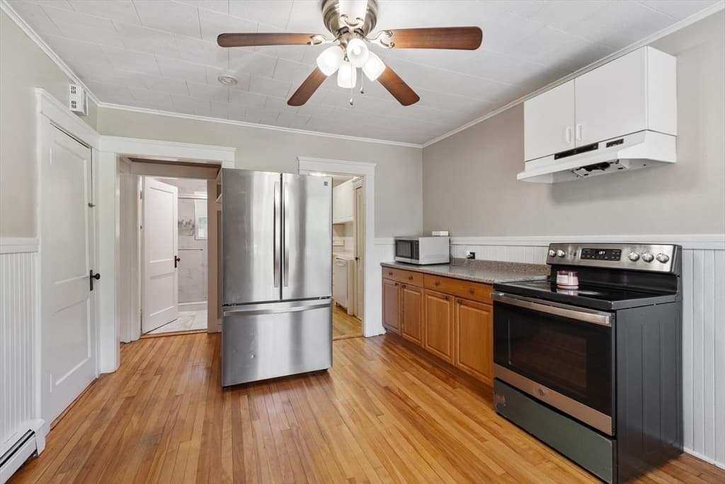 Single Family Residence at 10 Birch Ave, Holden MA 01520, Holden, photo 10 of 42