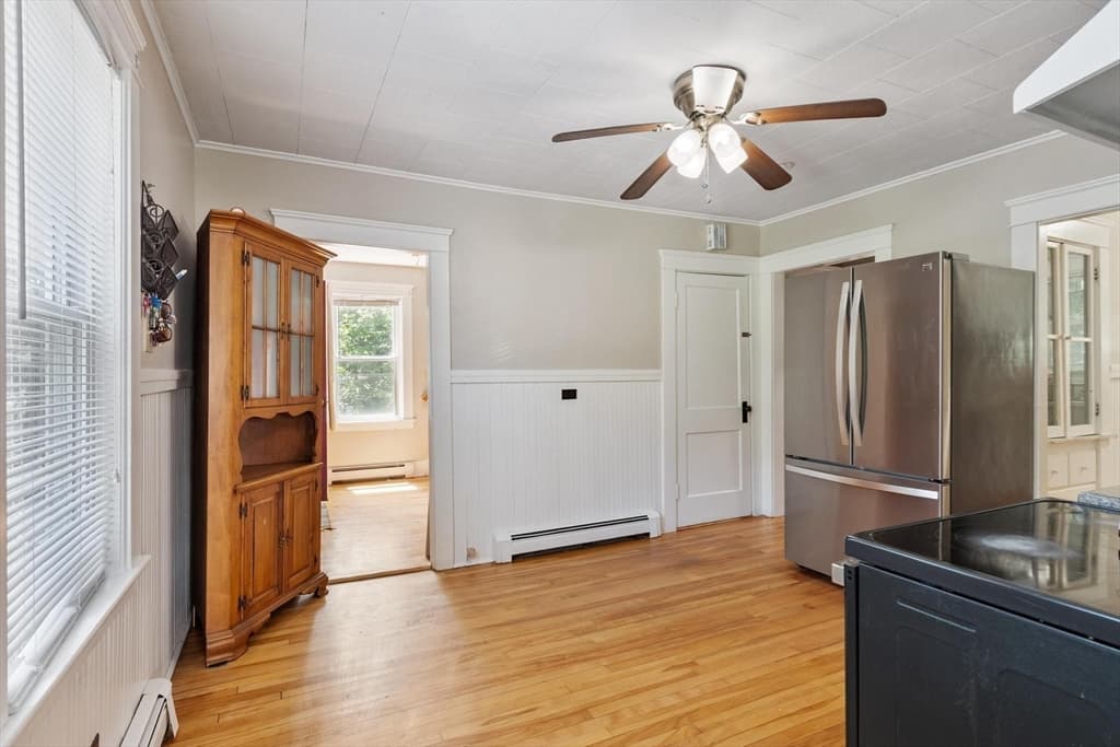 Single Family Residence at 10 Birch Ave, Holden MA 01520, Holden, photo 14 of 42