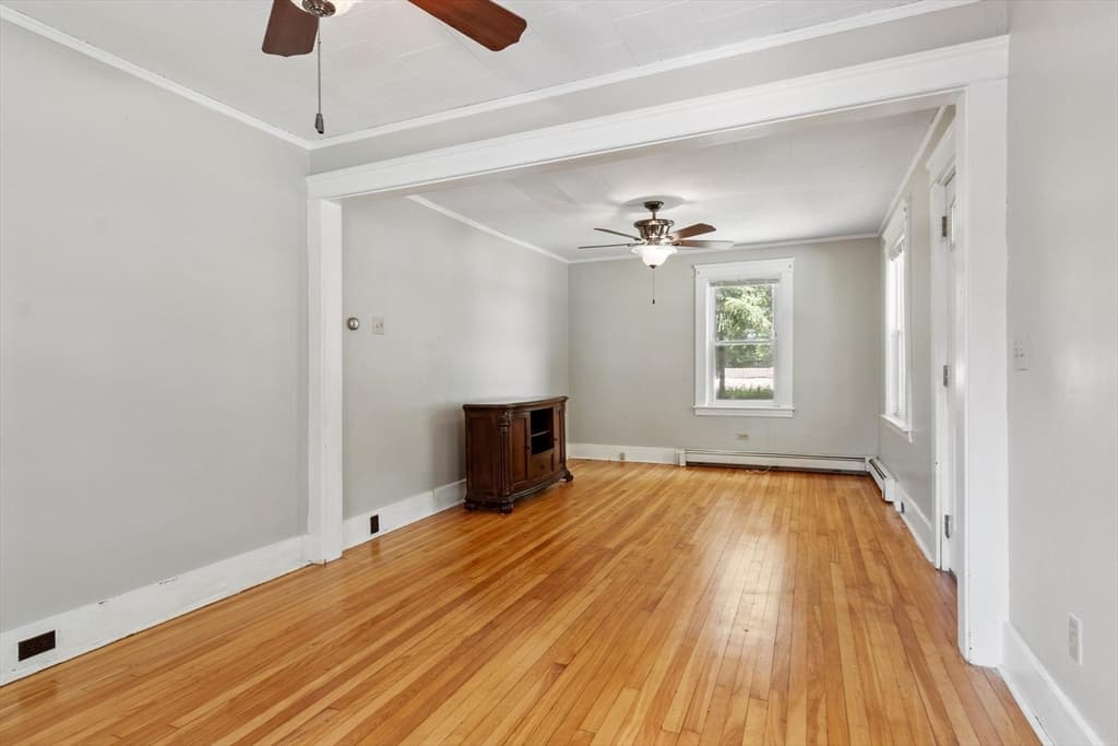 Single Family Residence at 10 Birch Ave, Holden MA 01520, Holden, photo 4 of 42
