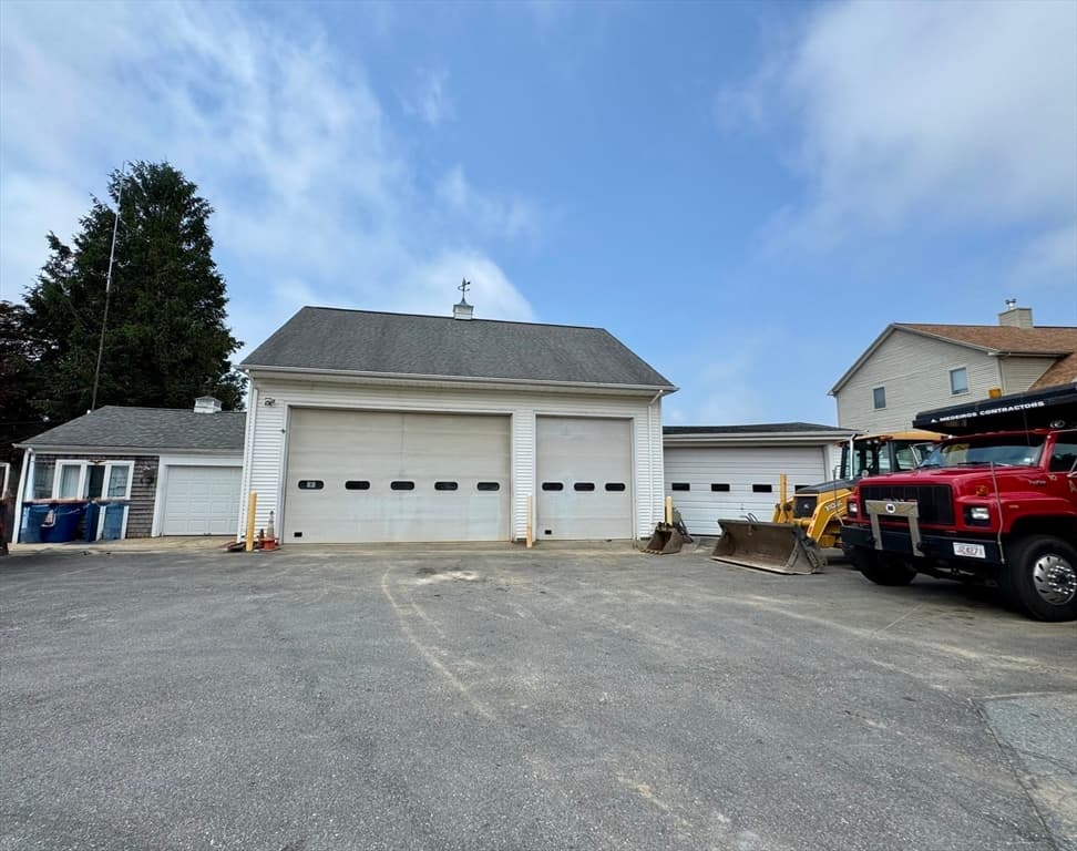 318 Alden Rd, Fairhaven MA 02719 photo 5