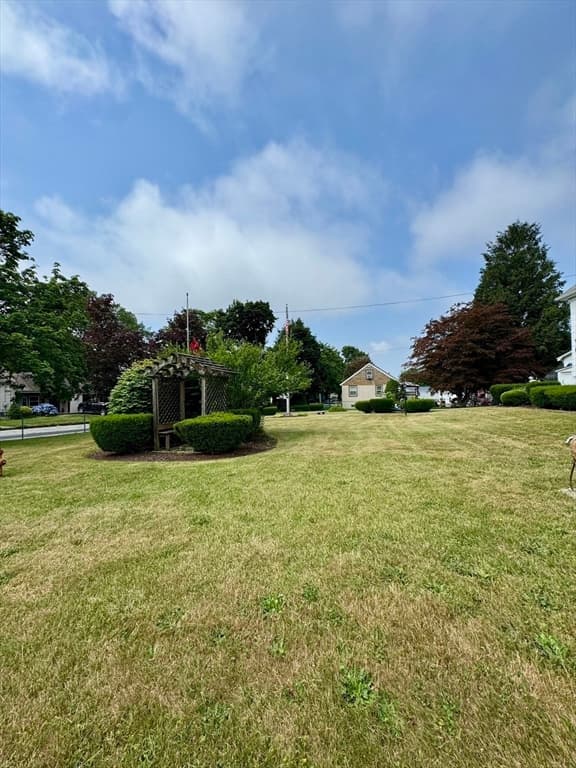 318 Alden Rd, Fairhaven MA 02719 photo 10