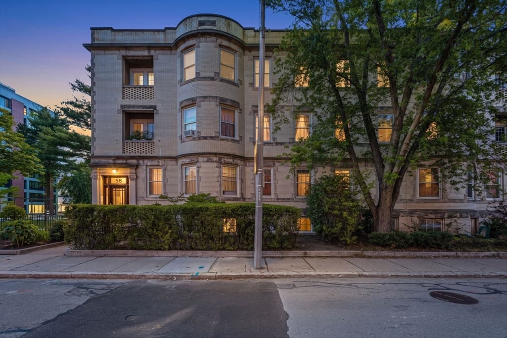 58 Pleasant Street # 2, Brookline MA 02446