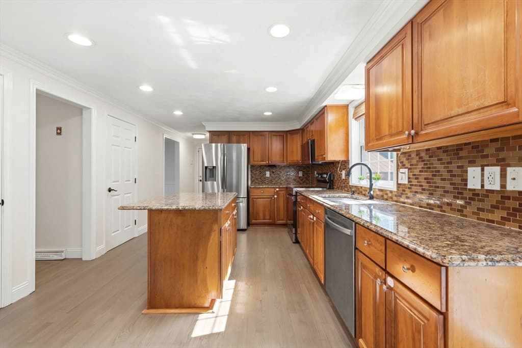 98 Park Ave, Wilmington MA 01887 photo 5