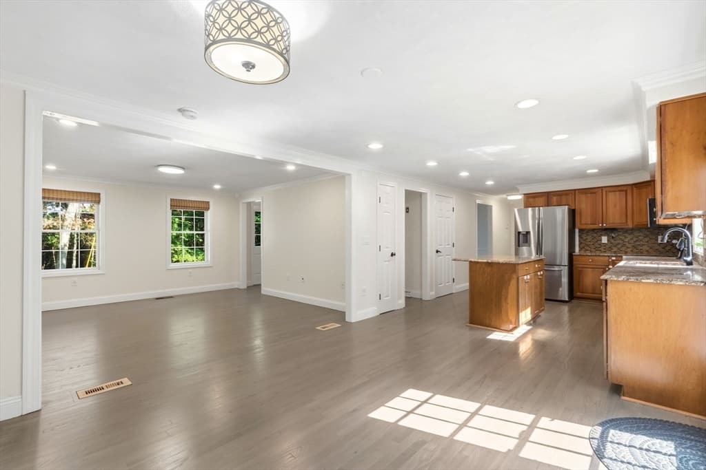 98 Park Ave, Wilmington MA 01887 photo 9
