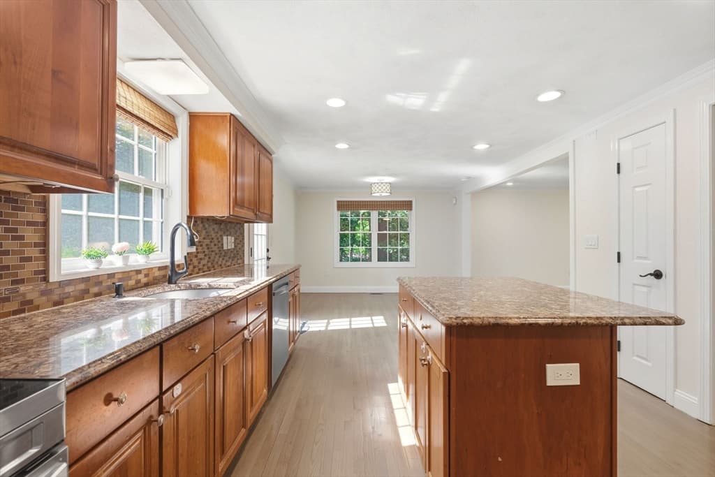 98 Park Ave, Wilmington MA 01887 photo 8