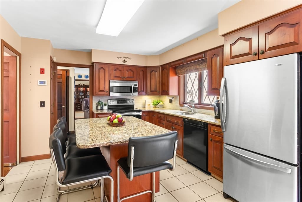 191 Fairway Drive, Seekonk MA 02771 photo 4