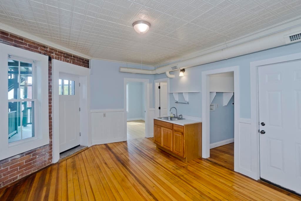 56 Pine St., Holyoke MA 01040 photo 9