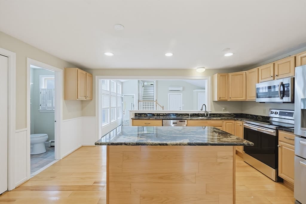 9 Northville Ave, East Bridgewater MA 02333 photo 12