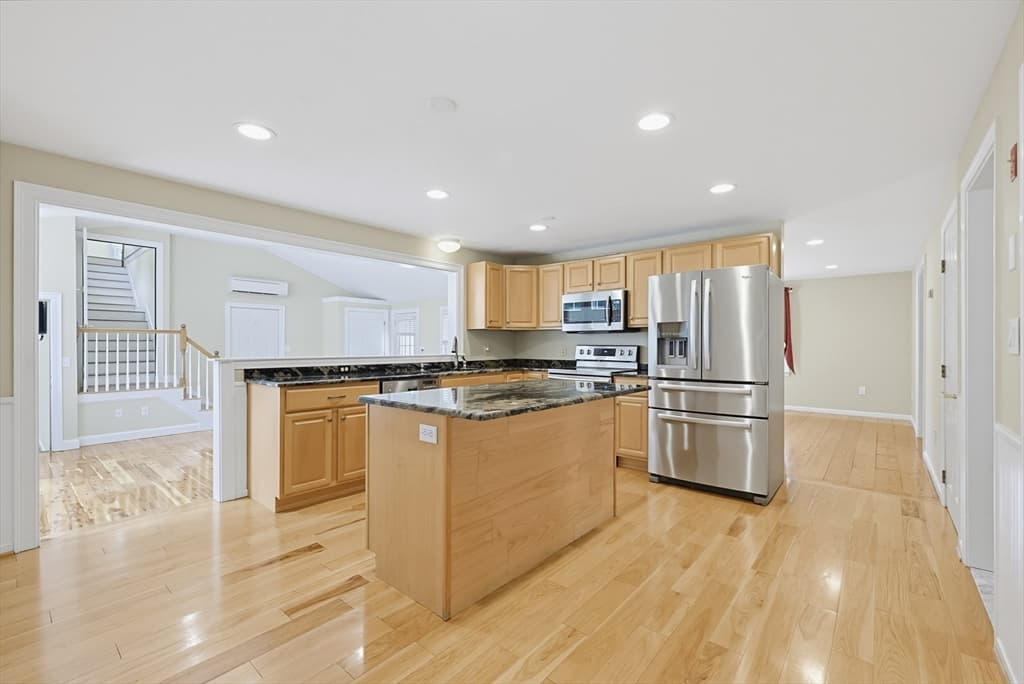 9 Northville Ave, East Bridgewater MA 02333 photo 11