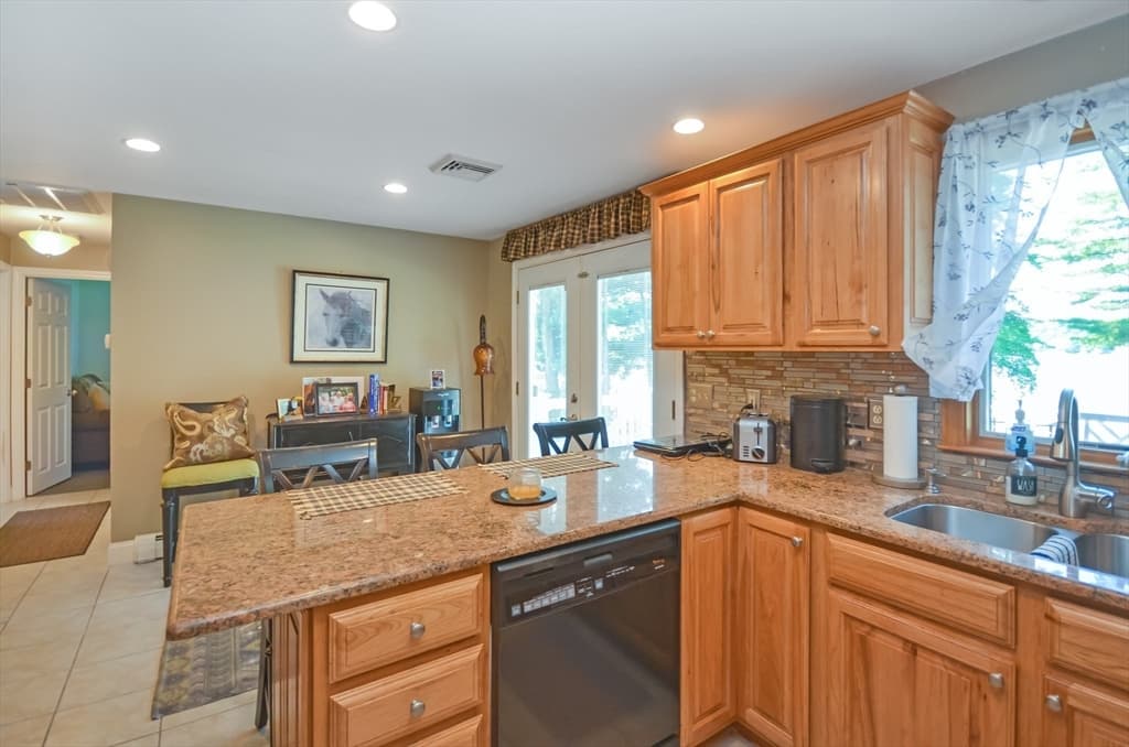 Single Family Residence at 34 Macarthur Dr, Millbury MA 01527, Millbury, photo 20 of 42