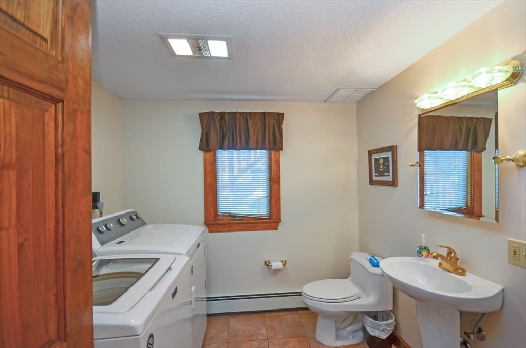 Single Family Residence at 34 Macarthur Dr, Millbury MA 01527, Millbury, photo 34 of 42