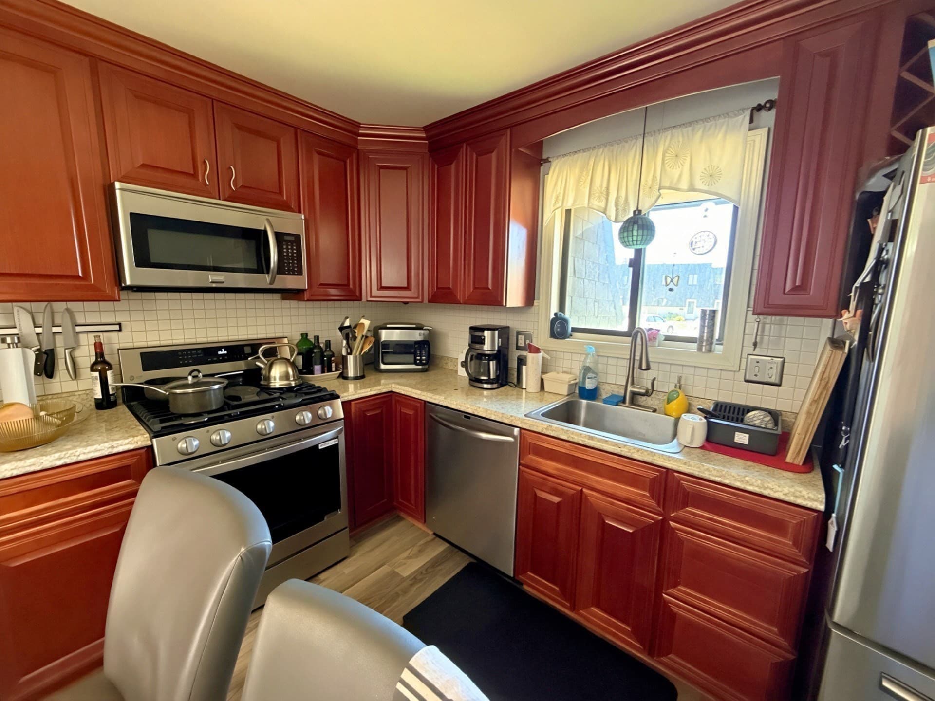 Condominium at 202 Beekman # 202, Agawam MA 01001, photo 3 of 31