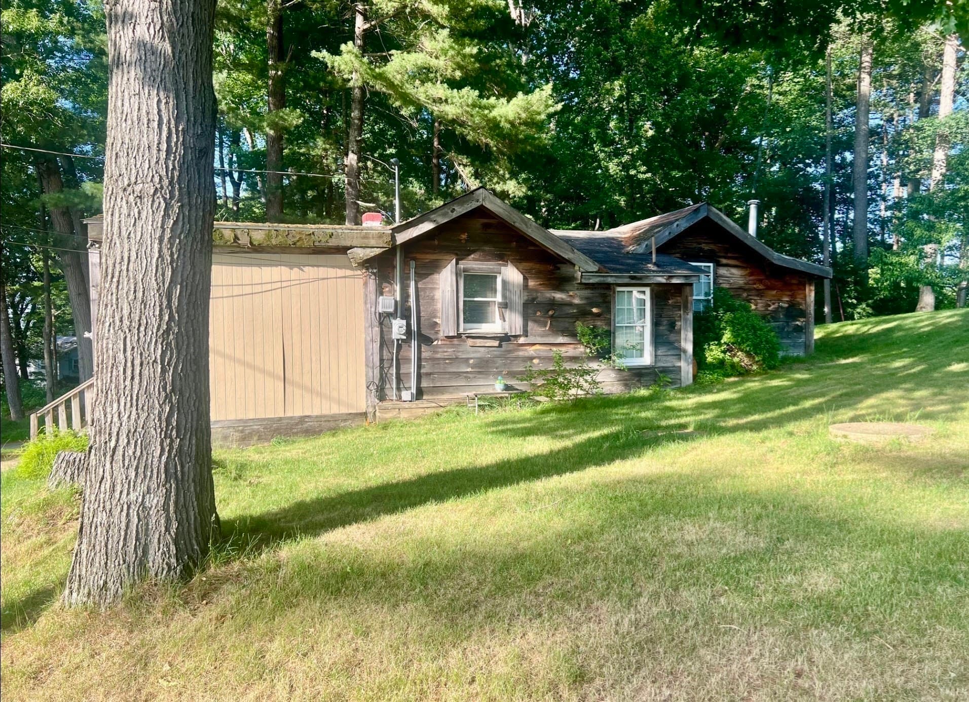 Single Family Residence at 131 Gleason Ave, East Brookfield MA 01515, photo 5 of 22
