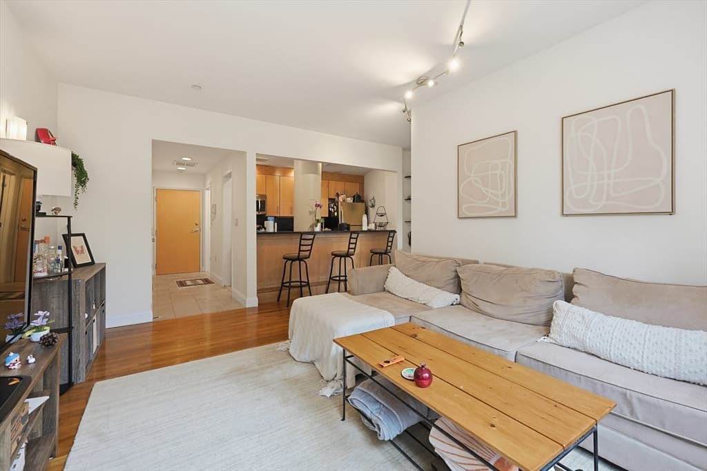 Condominium at 42 Beach St # 6B, Boston MA 02111, Boston, photo 2 of 18