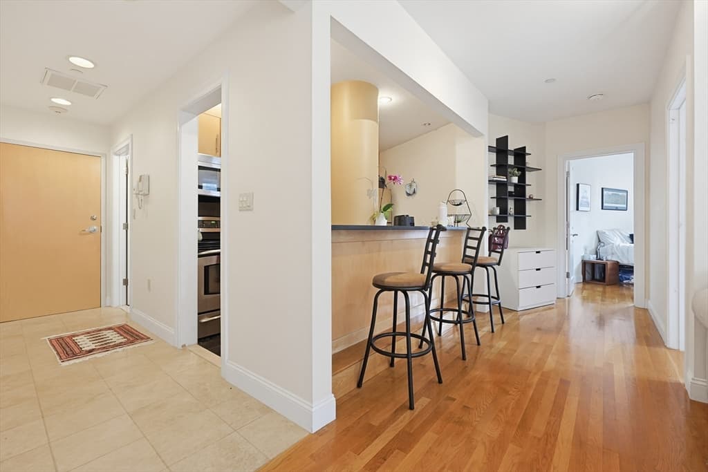 Condominium at 42 Beach St # 6B, Boston MA 02111, Boston, photo 5 of 18