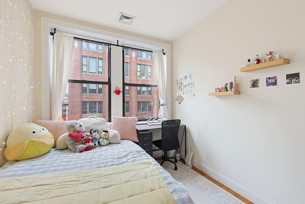 Condominium at 42 Beach St # 6B, Boston MA 02111, Boston, photo 9 of 18