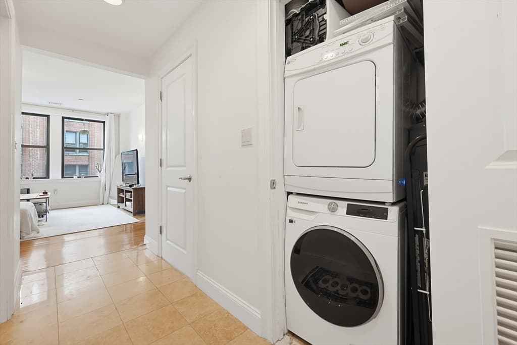Condominium at 42 Beach St # 6B, Boston MA 02111, Boston, photo 11 of 18