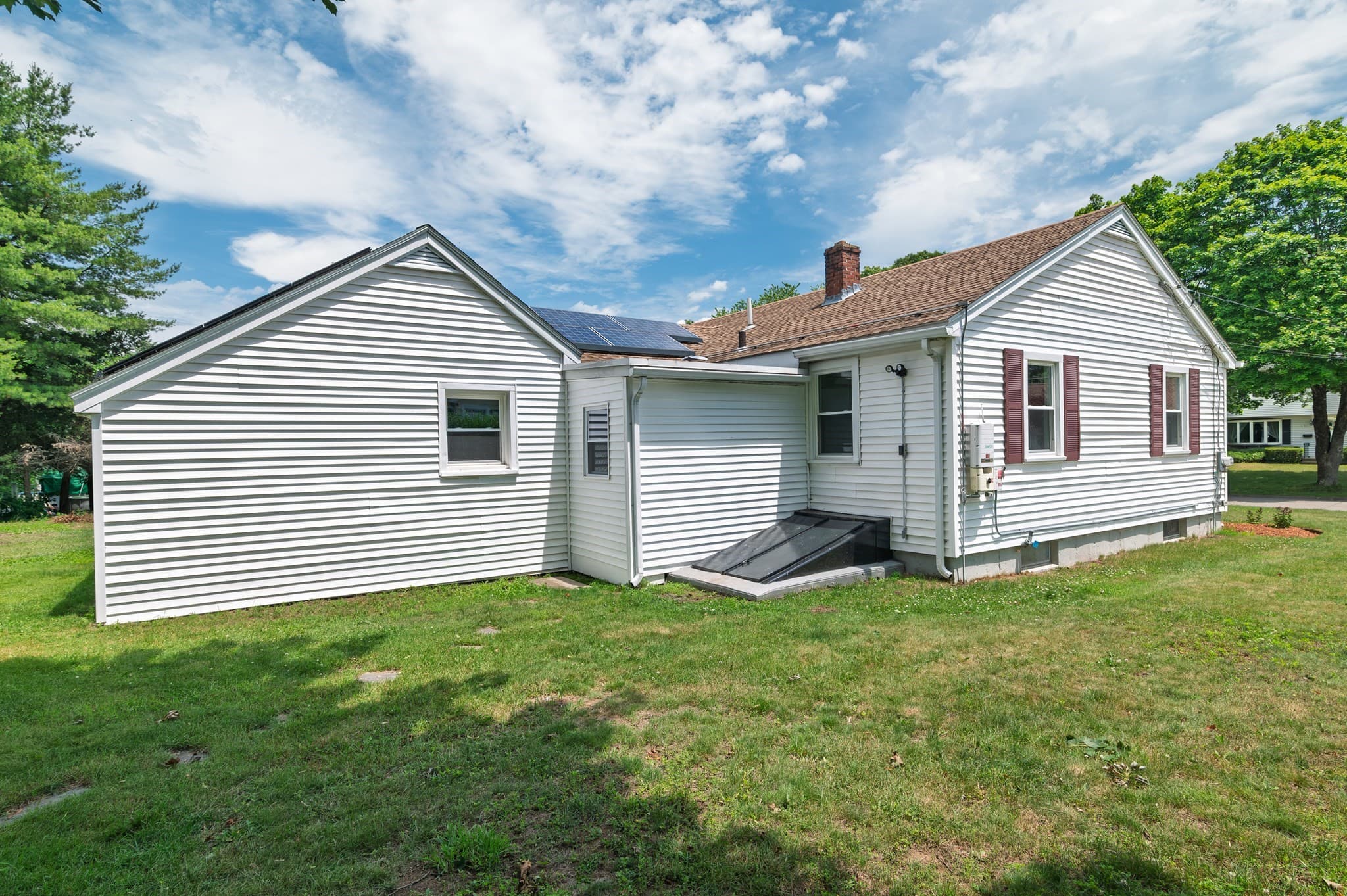Single Family Residence at 43 Chestnut Avenue, Auburn MA 01501, photo 7 of 30