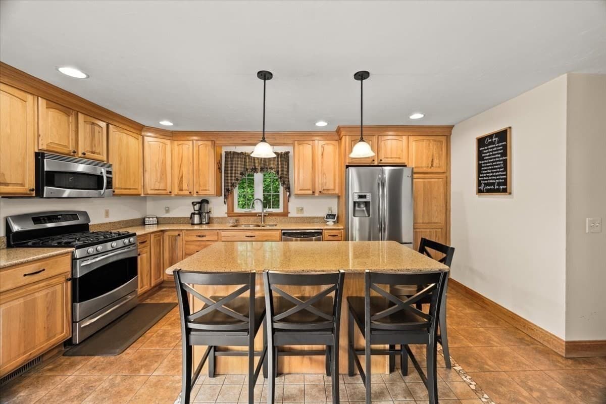 Single Family Residence at 20 Worcester Street, Taunton MA 02780, photo 3 of 42