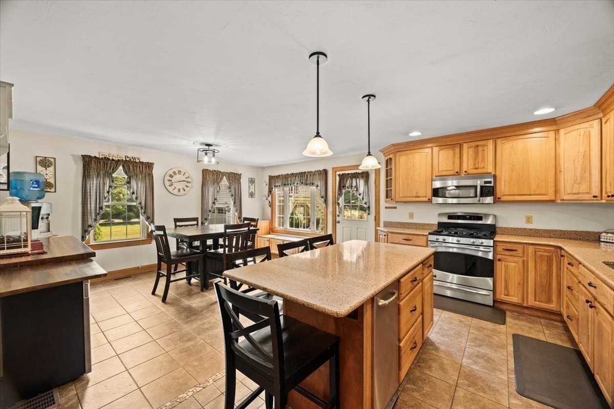 Single Family Residence at 20 Worcester Street, Taunton MA 02780, photo 4 of 42