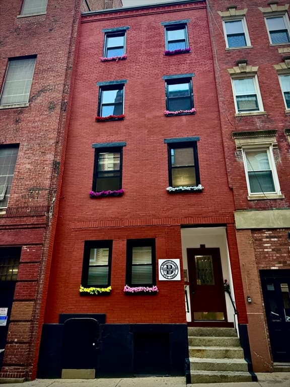 4 Family - 4 Units Up/Down at 144 Salem St, Boston MA 02113, Boston, photo 25 of 25