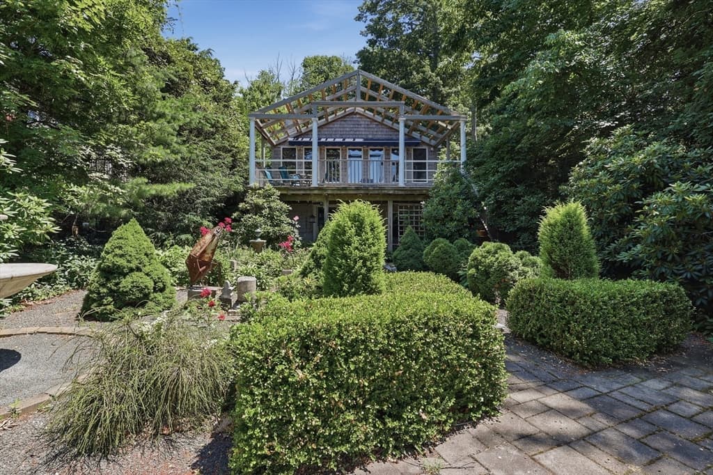 83 Sunset Drive, Charlton MA 01507