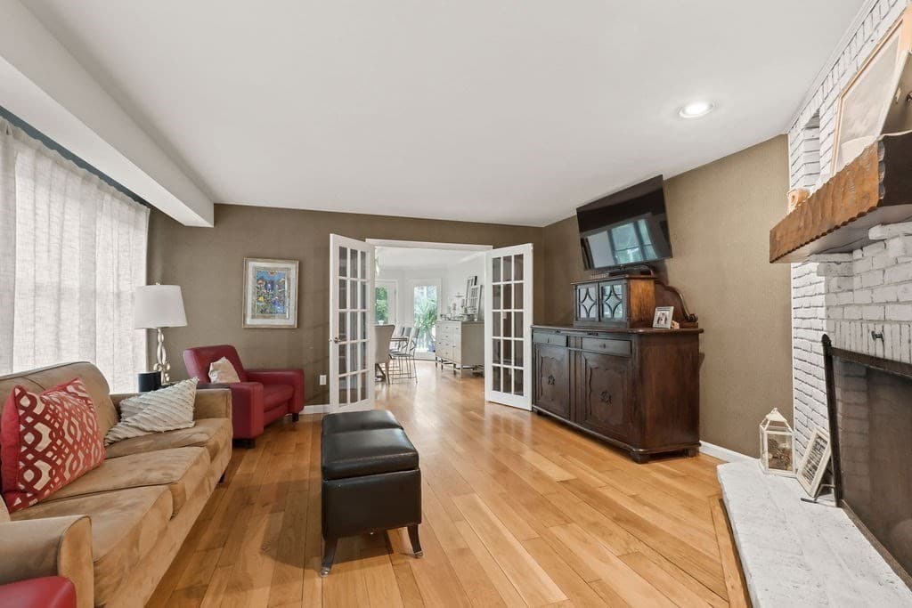 Single Family Residence at 128 Converse Rd, Marion MA 02738, Marion, photo 6 of 42