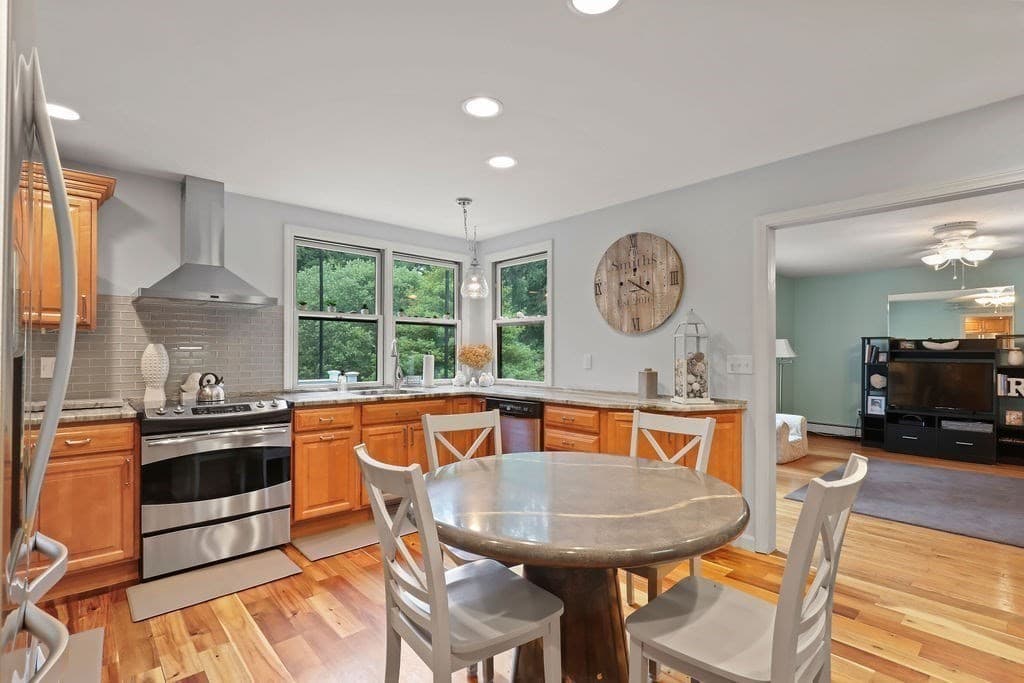 Single Family Residence at 128 Converse Rd, Marion MA 02738, Marion, photo 11 of 42