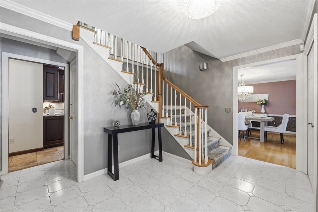 1051 Converse St, Longmeadow MA 01106 photo 5