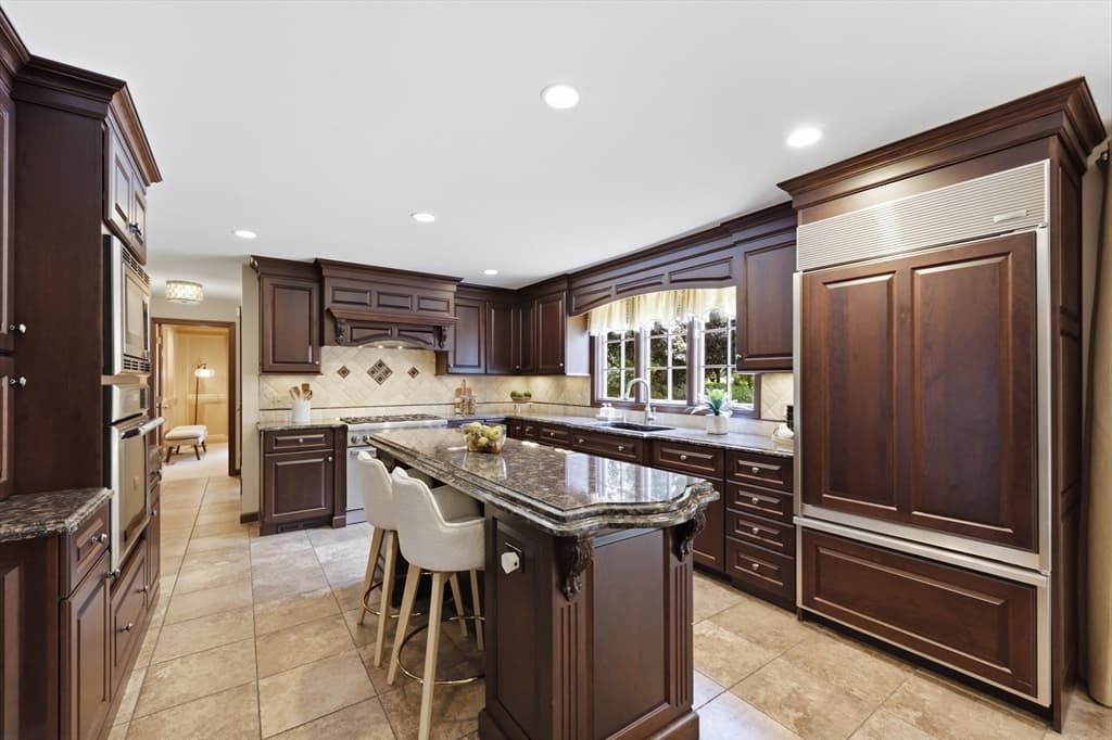 1051 Converse St, Longmeadow MA 01106 photo 9