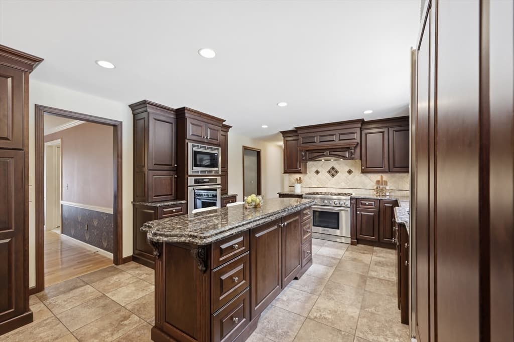 1051 Converse St, Longmeadow MA 01106 photo 10