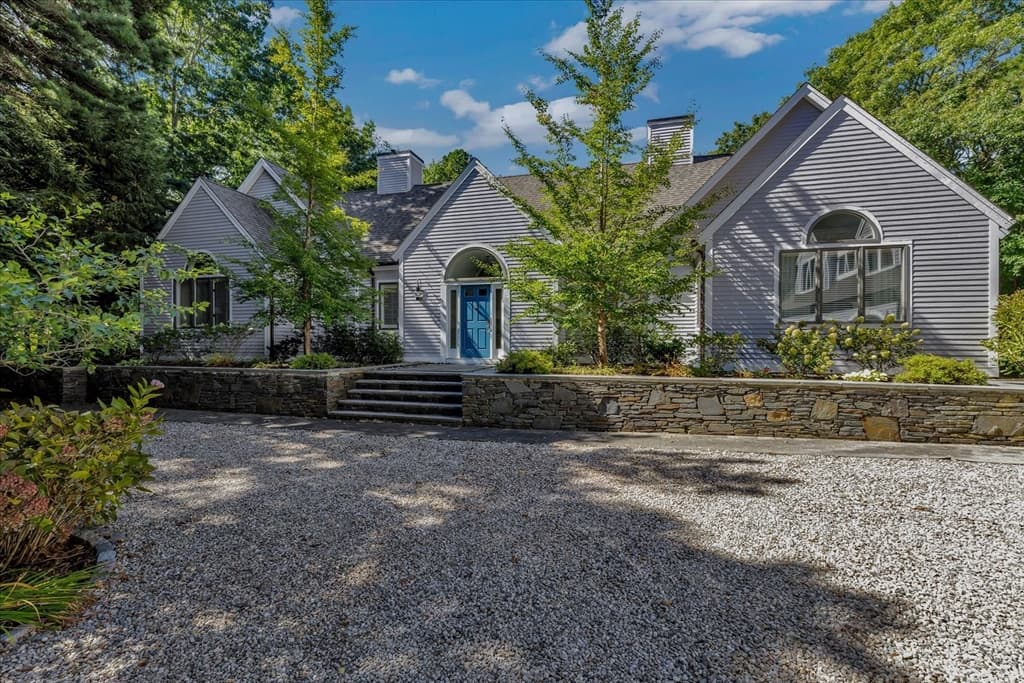 100 The Paddock Cir, Mashpee MA 02649