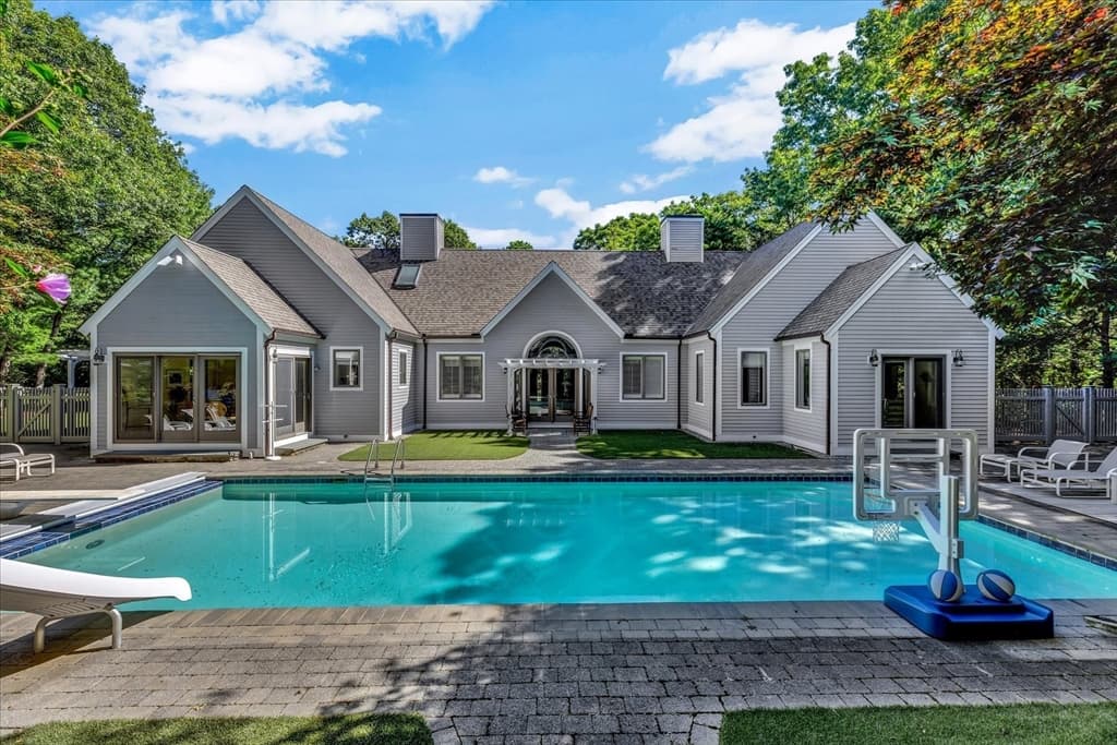 100 The Paddock Cir, Mashpee MA 02649 photo 4
