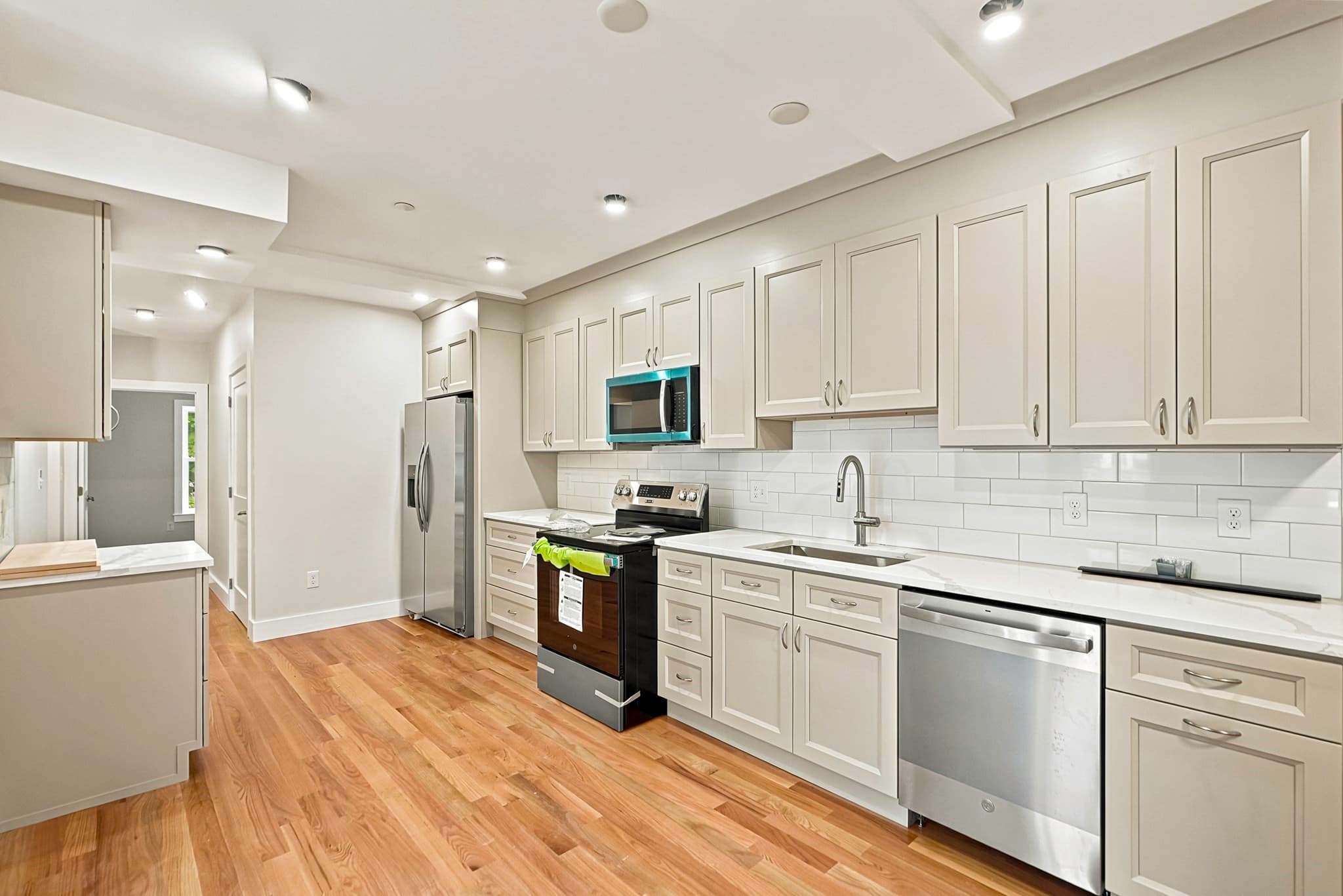 3 Family at 4 Mayhew St, Framingham MA 01702, Framingham, photo 5 of 42