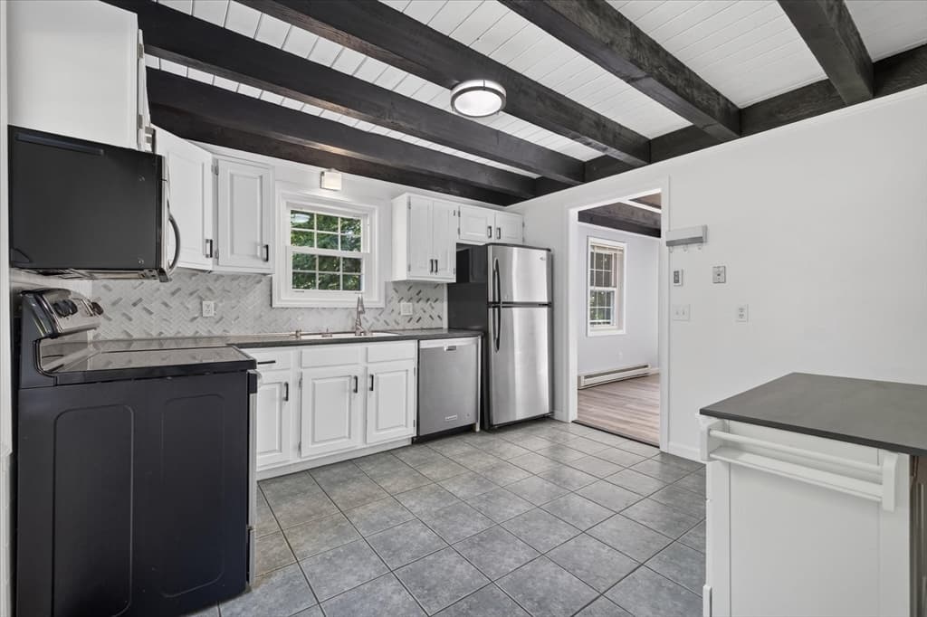Single Family Residence at 37 Breakneck Rd, Sturbridge MA 01566, Sturbridge, photo 3 of 39