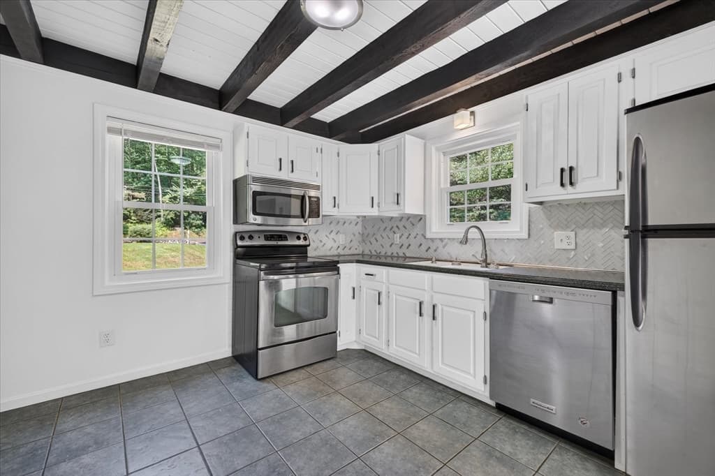 Single Family Residence at 37 Breakneck Rd, Sturbridge MA 01566, Sturbridge, photo 5 of 39